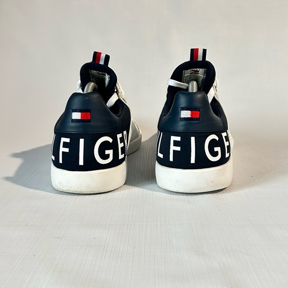 Tommy Hilfiger White Sneakers - Classic and Versatile! - Picture 4 of 6